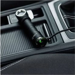 ArmyTek Wizard C2 Pro Magnet Warm Lampe Portative à Piles LED Avec Support Magnétique 2500 Lm 4800 H 65 G -Magasin D'Équipement De Plein Air 1200x1197 9