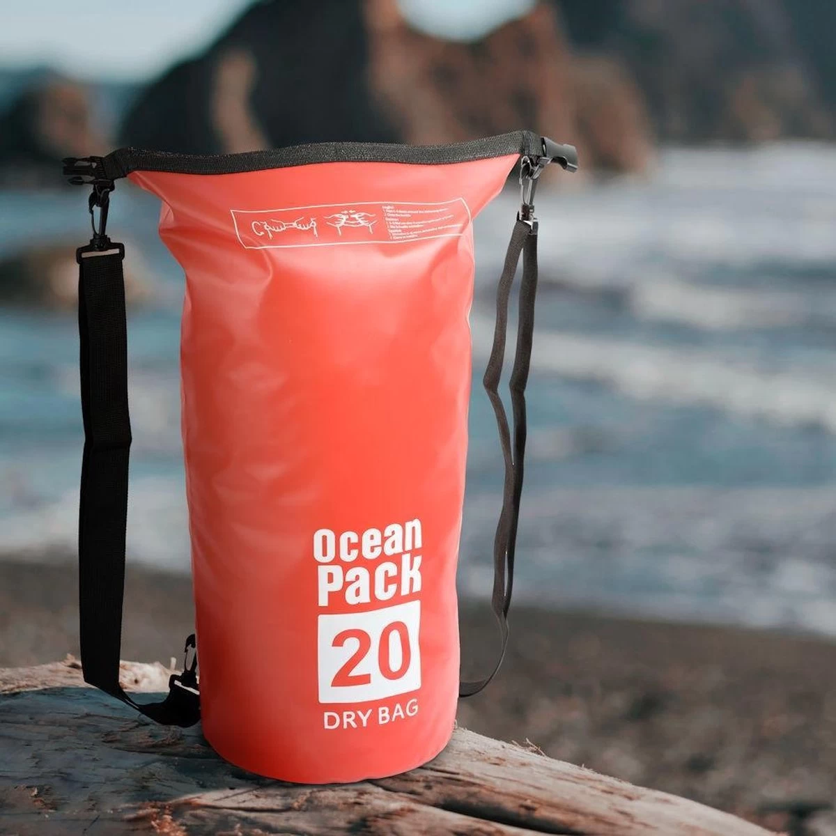 Decopatent® Waterproof Bag - Dry Bag - 20L - Ocean Pack - Dry Sack - Survie Plein Air Backpack - Sacs Secs - Sac De Bateau - Sac De Voile - Rouge 7 Decopatent® Waterproof Bag - Dry Bag - 20L - Ocean Pack - Dry Sack - Survie Plein Air Backpack - Sacs Secs - Sac De Bateau - Sac De Voile - Rouge – Image 5