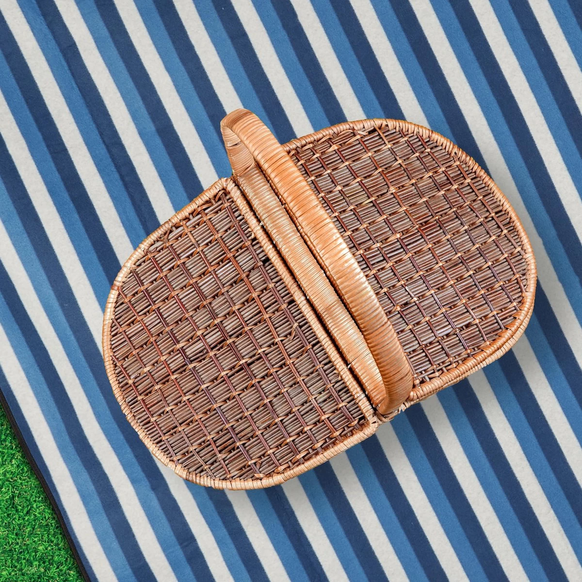 Relaxdays Couverture De Pique-nique Bleu-blanc - Rayé - Couverture De Pique-nique - Couverture De Festival - Isolé 5 Relaxdays Couverture De Pique-nique Bleu-blanc - Rayé - Couverture De Pique-nique - Couverture De Festival - Isolé – Image 3