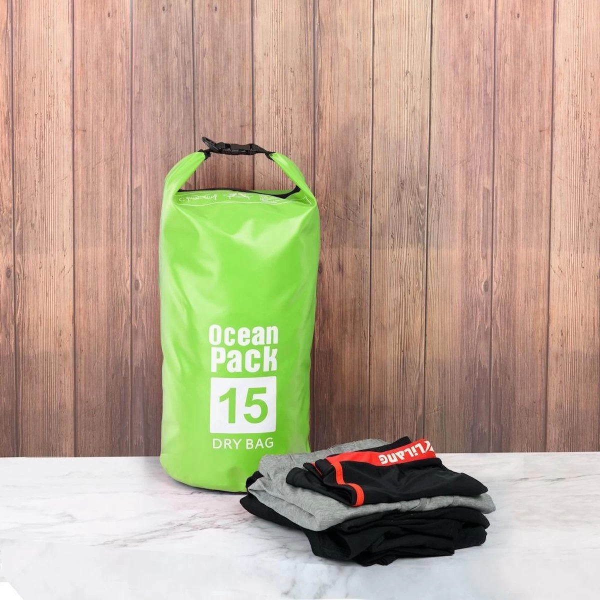 Decopatent® Waterproof Bag - Dry Bag - 15L - Ocean Pack - Dry Sack - Survie Plein Air Backpack - Sacs Secs - Sac De Bateau - Sac De Voile - Vert 5 Decopatent® Waterproof Bag - Dry Bag - 15L - Ocean Pack - Dry Sack - Survie Plein Air Backpack - Sacs Secs - Sac De Bateau - Sac De Voile - Vert – Image 3