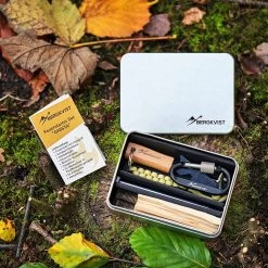 Kit De Survie En Acier GNISTA Fire (17 Pièces) - Équipement Outdoor XXL Pour Faire Du Feu, Du Silex Au Magnésium, Du Silex, De L'allume-feu, De L'amadou, Du Sifflet D'urgence, Du Tube De Soufflage Et Plus Encore -Magasin D'Équipement De Plein Air 1200x1200 697