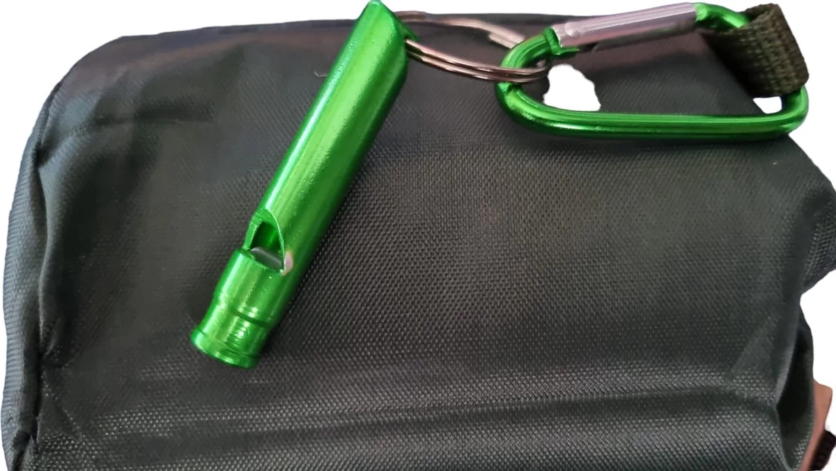 Sac De Couchage De Survie D'Urgence - Camping - Marche - Couverture D'Urgence à Isolation Thermique Imperméable - Avec Sifflet D'Urgence 4 Sac De Couchage De Survie D'Urgence - Camping - Marche - Couverture D'Urgence à Isolation Thermique Imperméable - Avec Sifflet D'Urgence – Image 2