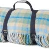 Tweedmill Couverture De Pique-nique Polo Cottage Blauw - Laine Vierge - Fabriquée Au Royaume-Uni 1 Tweedmill Couverture De Pique-nique Polo Cottage Blauw - Laine Vierge - Fabriquée Au Royaume-Uni -Magasin D'Équipement De Plein Air 1200x787 2