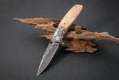 Couteau De Poche - Damas - Survie - Couteau D' Plein Air - Couteau De Poche - Aiguisé Comme Un Rasoir - Manche En Bois - Robuste - Couteau De Chasse - Camping - 22cm - Astuce Cadeau -Magasin D'Équipement De Plein Air 1200x802 1