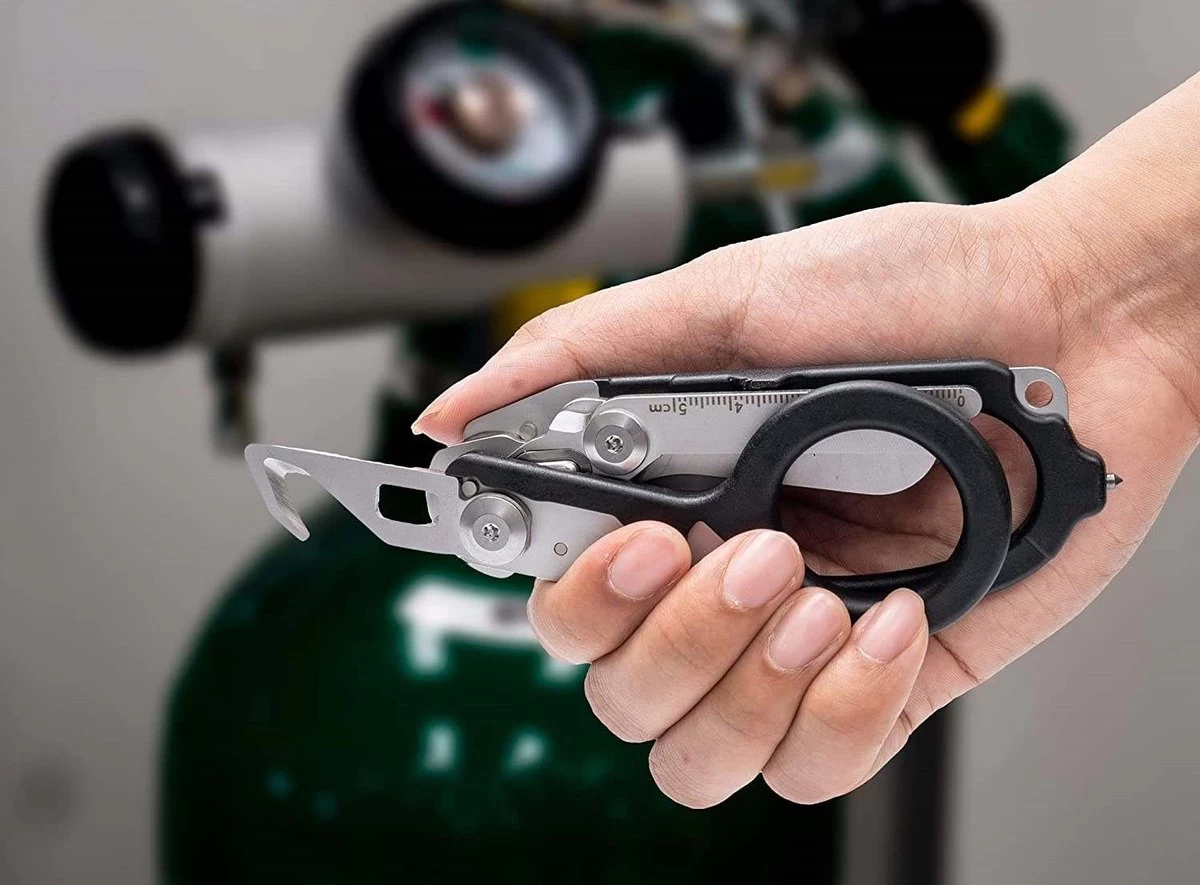 Ciseaux Multifonctions Avec étui De Transport - Premiers Secours - Lifehammer - Infirmière - Ciseaux à Ciseaux De Premiers Secours - Ciseaux Raptor Trauma - Coupe-ceinture - Couteau De Poche Multifonction De Survie 6 Ciseaux Multifonctions Avec étui De Transport - Premiers Secours - Lifehammer - Infirmière - Ciseaux à Ciseaux De Premiers Secours - Ciseaux Raptor Trauma - Coupe-ceinture - Couteau De Poche Multifonction De Survie – Image 4