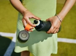 Air Up Drinking Bottle Starter Kit - Dark Black - Comprenant 2 Dosettes - Starter Kit - Hydratant - Air Up Bottle - Eau Parfumée - Vegan - Bio -Magasin D'Équipement De Plein Air 1200x896 5