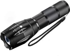 Lampe De Poche Militaire - Portée De 500 à 1000 Mètres - 5 Fonctions De Zoom - Noire - Technologie LED - Bouton Phosphorescent - Antichoc