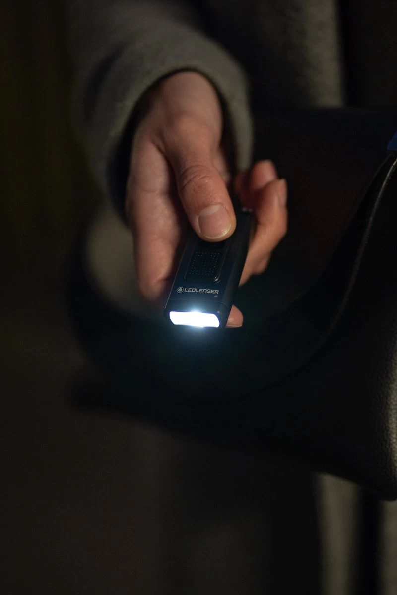 Ledlenser LED Lenser K6R Safety NOIR | Porte-clés Lumière | Alarme Personnelle | Gadget | Alarme | Cadeau Pour Elle | Cadeau Pour Lui | Lampe De Poche Led Rechargeable | Porte-clés Enfants | Trousseau De Voiture | Porte-clés Militaire 8 Ledlenser LED Lenser K6R Safety NOIR | Porte-clés Lumière | Alarme Personnelle | Gadget | Alarme | Cadeau Pour Elle | Cadeau Pour Lui | Lampe De Poche Led Rechargeable | Porte-clés Enfants | Trousseau De Voiture | Porte-clés Militaire – Image 6