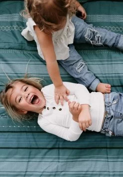 Little Unicorn Petite Licorne | Qualité Premium , 100 % Polyester | Résistant à L' Water , Facile à Transporter | Blanket' Intérieur Et D' Plein Air | Couverture De Pique-nique | 150 X 300 Cm | Bande De Rivage -Magasin D'Équipement De Plein Air 830x1200 1