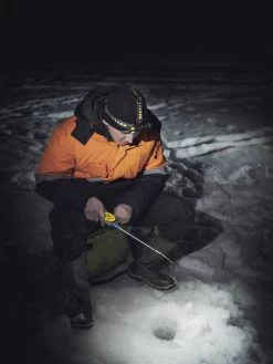 ArmyTek Wizard C2 Magnet White Lampe Frontale à Piles LED Avec Support Magnétique 1200 Lm 4800 H 64 G -Magasin D'Équipement De Plein Air 900x1200 1