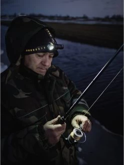 ArmyTek Wizard C2 Magnet White Lampe Frontale à Piles LED Avec Support Magnétique 1200 Lm 4800 H 64 G -Magasin D'Équipement De Plein Air 902x1200 1