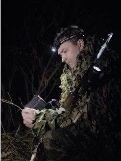 ArmyTek Wizard C2 Magnet White Lampe Frontale à Piles LED Avec Support Magnétique 1200 Lm 4800 H 64 G -Magasin D'Équipement De Plein Air 904x1200 1